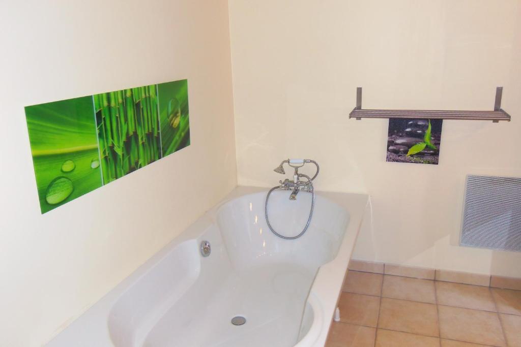 La Petite Madeleine Hotel Castillon la Bataille Ruang foto