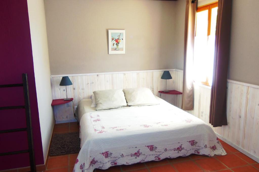 La Petite Madeleine Hotel Castillon la Bataille Bagian luar foto